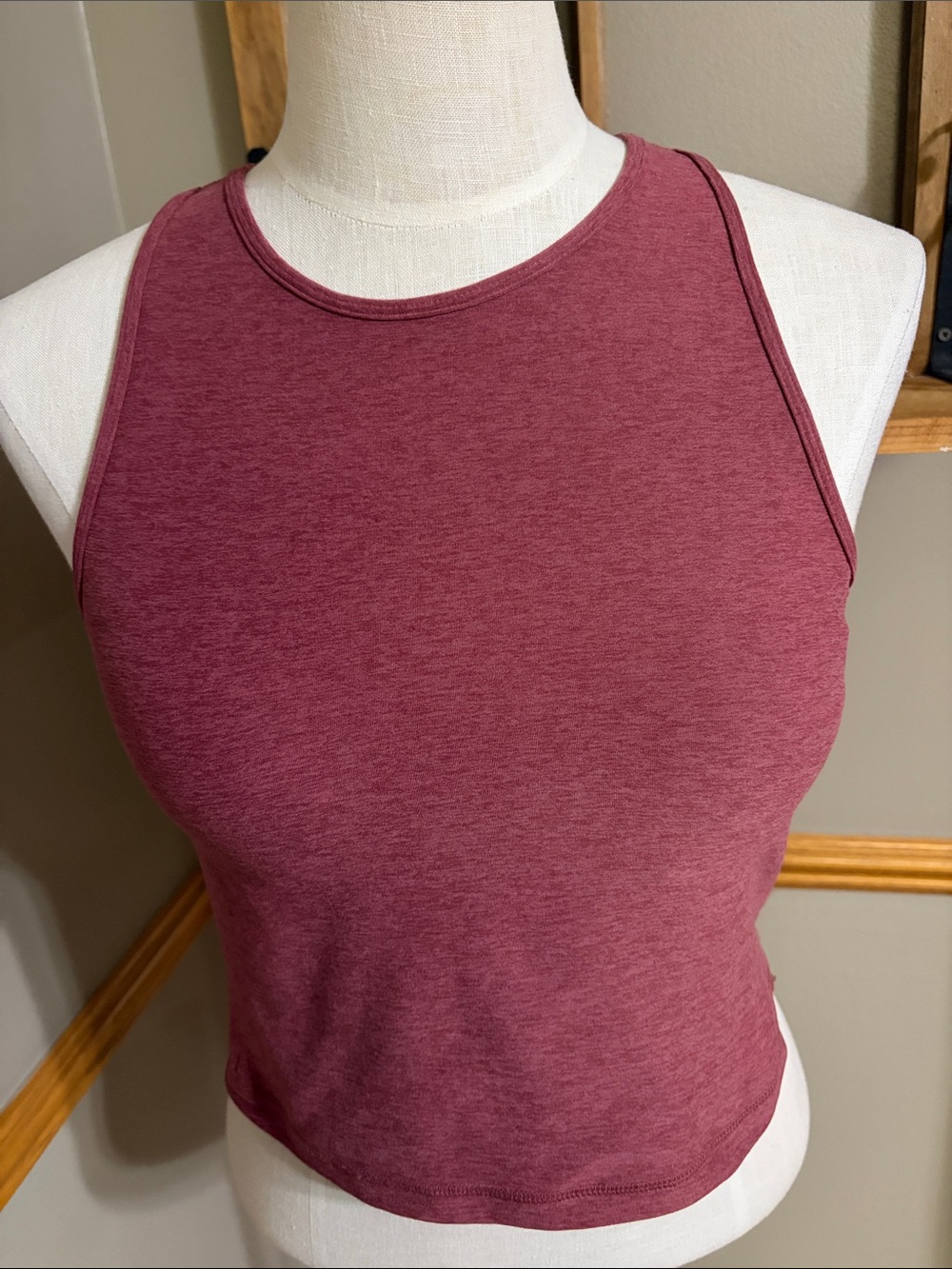 Vuori women's Plyo tank in a desert rose heather color size Large